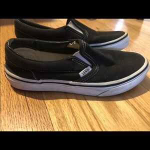 vans black shoes